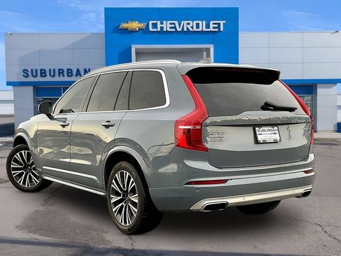 Used 2021 Volvo XC90 T6 Momentum AWD/4WD image 3