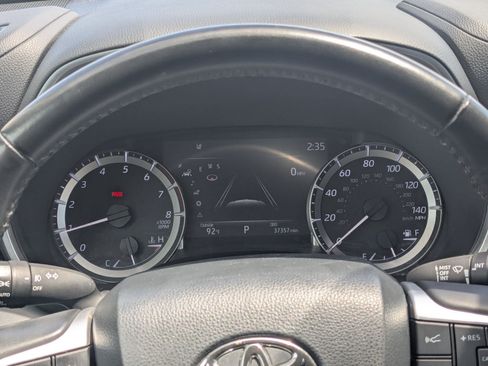 Used 2023 Toyota Highlander XLE AWD/4WD image 21