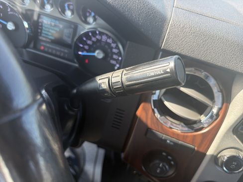 Used 2015 Ford F250 Lariat w/ Snow Plow Prep Package AWD/4WD image 23