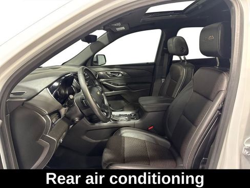 Used 2023 Chevrolet Traverse High Country image 9