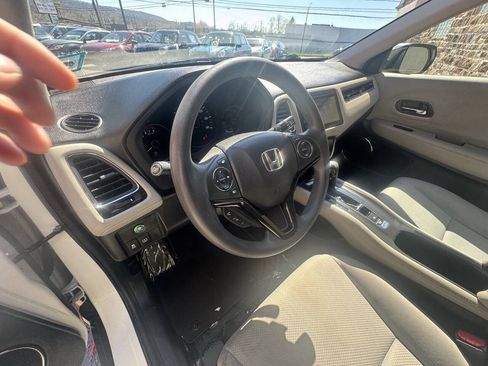 Used 2016 Honda HR-V EX image 14