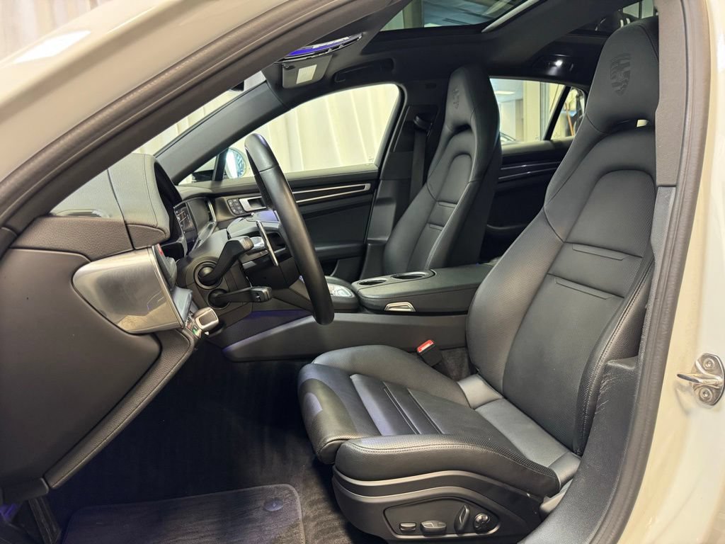 Used 2023 Porsche Panamera 4 Platinum Edition AWD/4WD image 5