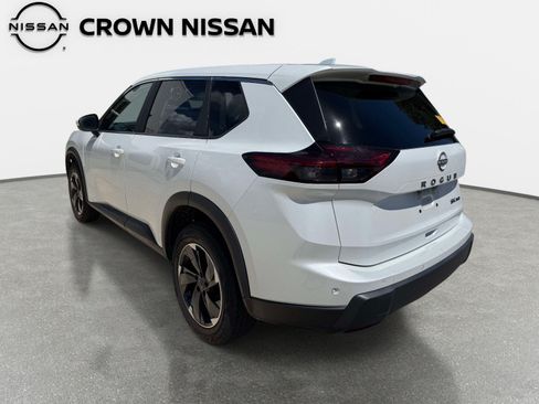 Certified 2024 Nissan Rogue SV AWD/4WD image 5