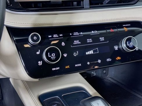 Used 2023 INFINITI QX60 Luxe w/ Vision Package AWD/4WD image 23