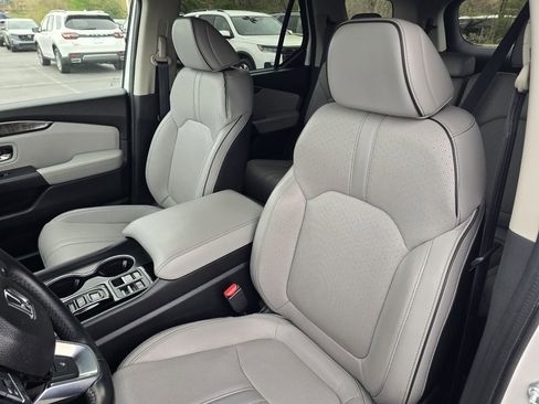 Used 2023 Honda Pilot Elite image 13
