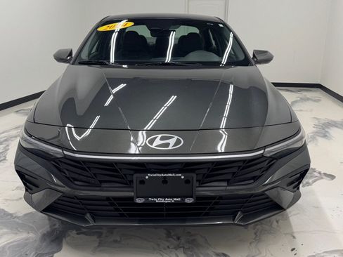 Used 2024 Hyundai Elantra SEL FWD image 3