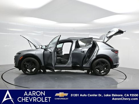 New 2025 Chevrolet Equinox EV RS image 18