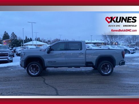 Used 2024 GMC Sierra 2500 AT4 w/ AT4 Premium Plus Package image 10