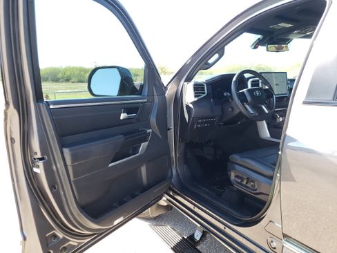 Used 2025 Toyota Tundra Platinum image 12