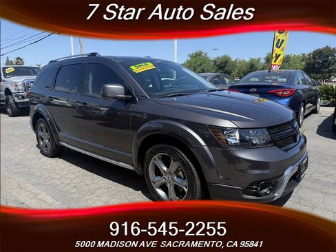 Used 2018 Dodge Journey Crossroad w/ Driver Convenience Group image 1