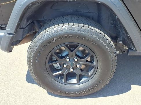 Used 2024 Jeep Wrangler Unlimited AWD/4WD image 25