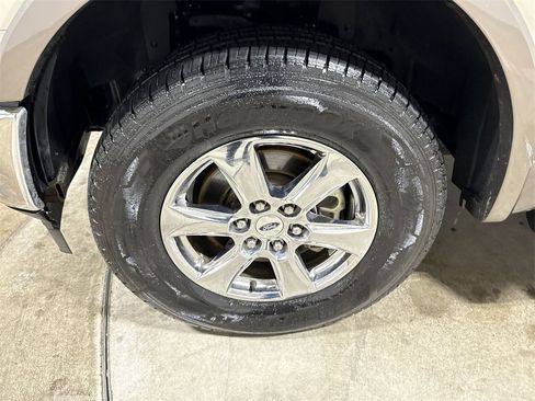 Used 2018 Ford F150 Lariat w/ Equipment Group 502A Luxury image 26