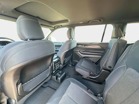 New 2025 Jeep Grand Cherokee L Laredo w/ Luxury Tech Group I image 19