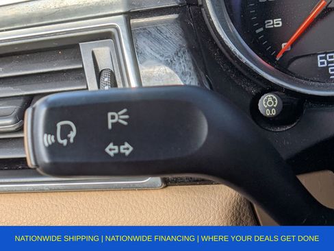 Used 2018 Porsche Macan image 38