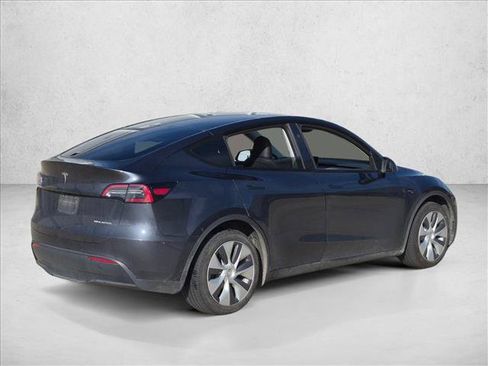 Used 2024 Tesla Model Y Long Range AWD/4WD image 5