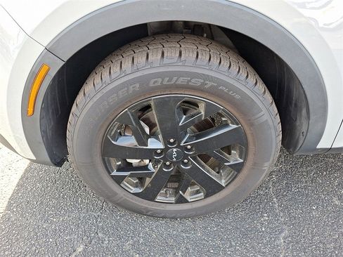 Used 2022 Kia Sorento S image 8