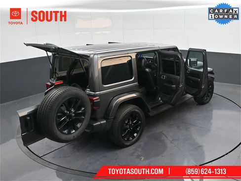 Used 2022 Jeep Wrangler Unlimited Sahara image 48