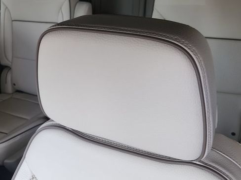 Used 2025 GMC Yukon Denali w/ Sun & Power Step Package RWD image 24