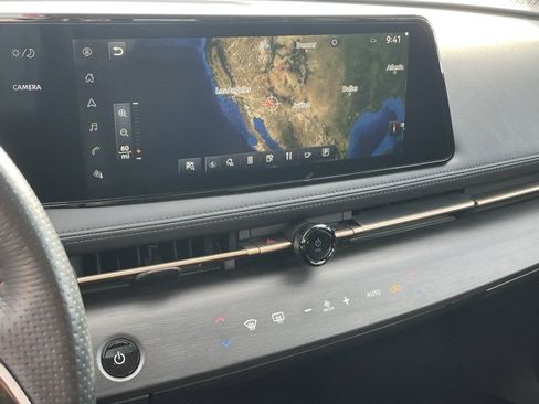 Used 2023 Nissan Ariya FWD image 21