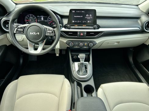 Used 2023 Kia Forte LXS image 18