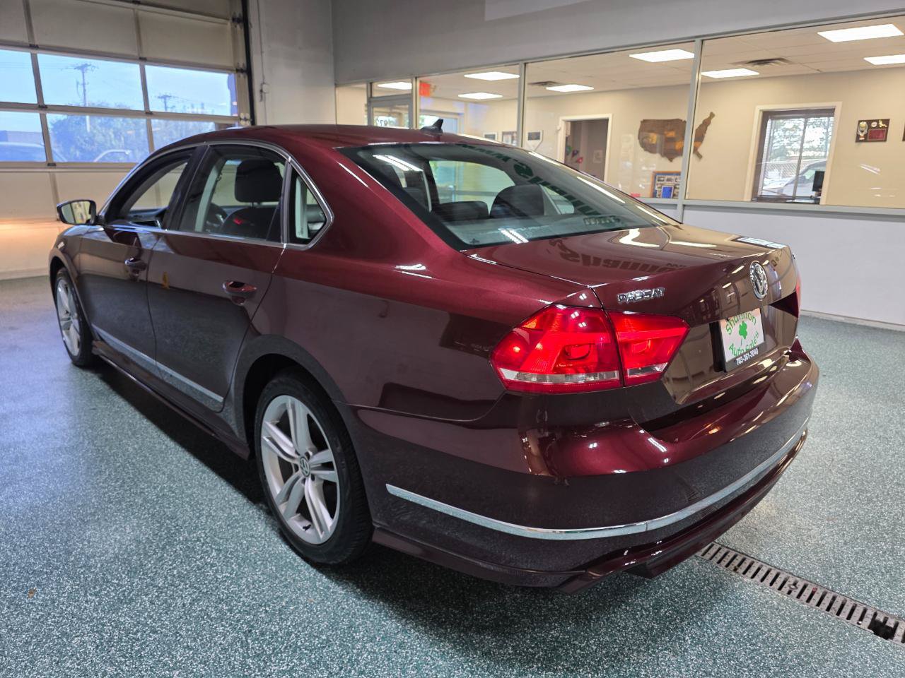 Used 2013 Volkswagen Passat TDI SE FWD image 9