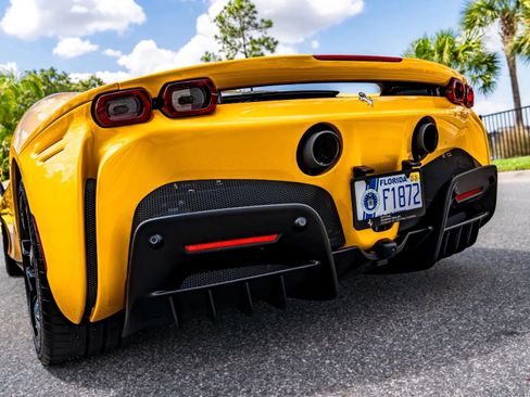 Used 2022 Ferrari SF90 Stradale image 21