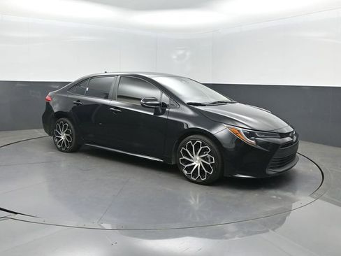 Used 2024 Toyota Corolla LE FWD image 33