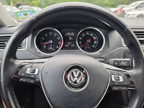 Used 2018 Volkswagen Jetta SE FWD image 14