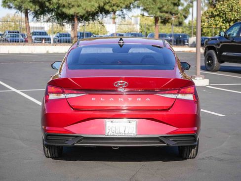 Used 2023 Hyundai Elantra SE FWD image 8