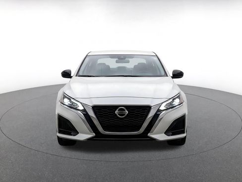 Used 2026 Nissan Altima 2.5 SV FWD image 2