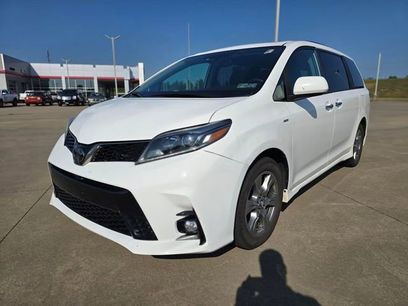 Used 2019 Toyota Sienna SE