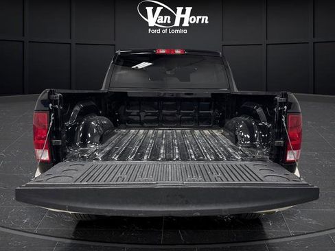 Used 2022 RAM 1500 Classic SLT image 12