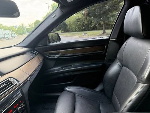 Used 2014 BMW 750Li xDrive AWD/4WD image 23