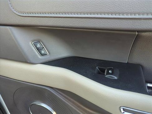 Used 2021 Ford Expedition XLT image 24