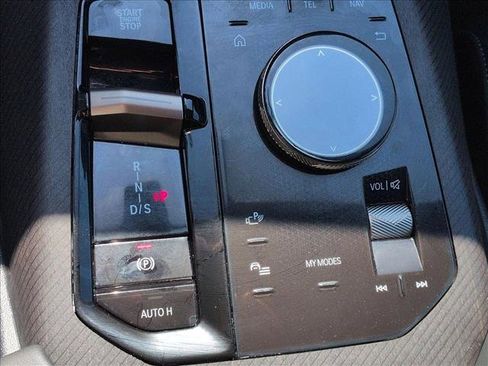 Used 2025 BMW X3 xDrive30i w/ Premium Package image 12