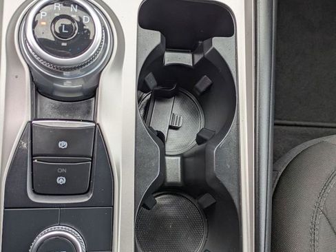 Used 2022 Ford Explorer XLT image 29