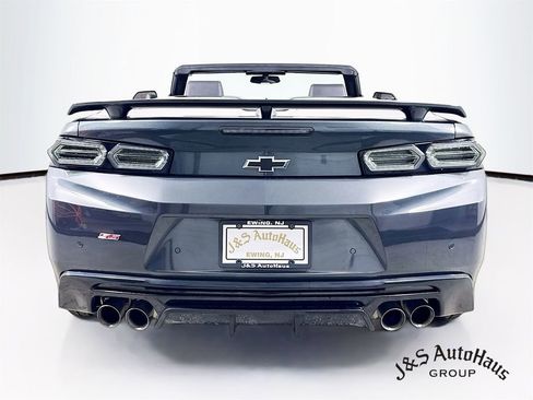 Used 2017 Chevrolet Camaro SS image 6