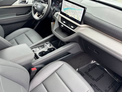 New 2026 Ford Explorer Active w/ Active Comfort Package image 17