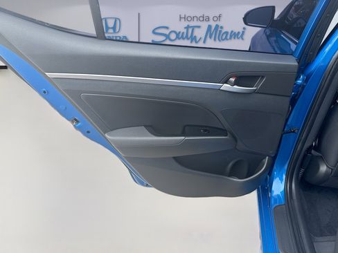 Used 2017 Hyundai Elantra Limited image 24