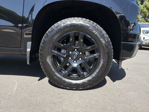 Used 2024 Chevrolet Silverado 1500 Custom image 13