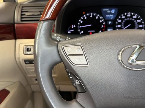 Used 2011 Lexus LS 460 w/ Comfort Pkg RWD image 27