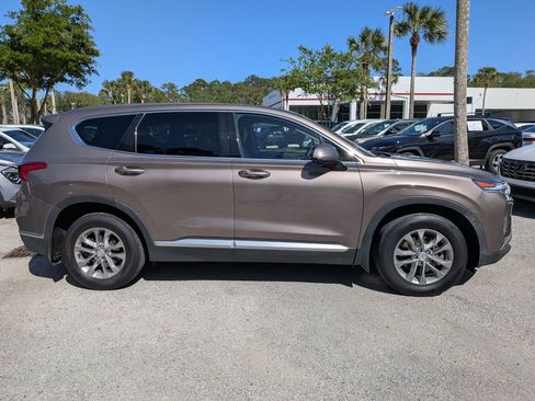 Used 2020 Hyundai Santa Fe SEL image 2