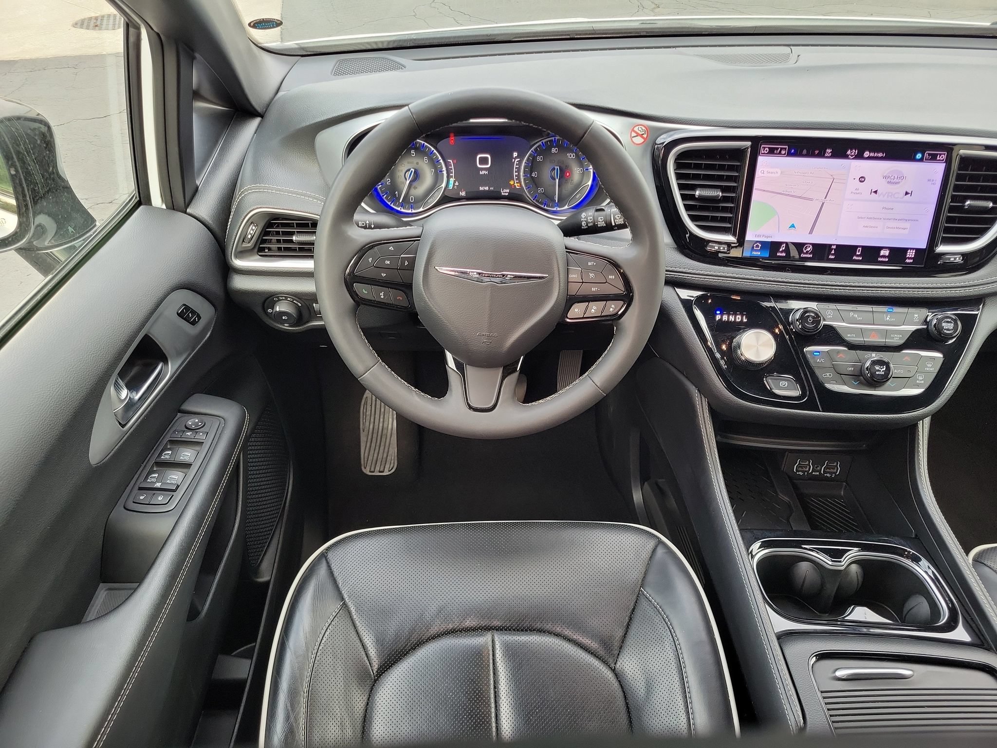 Used 2025 Chrysler Pacifica Limited FWD image 27