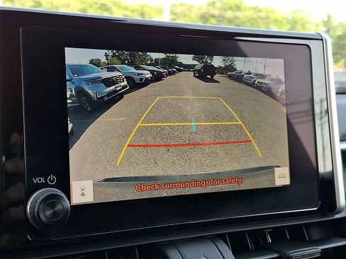 Used 2023 Toyota RAV4 LE AWD/4WD image 22