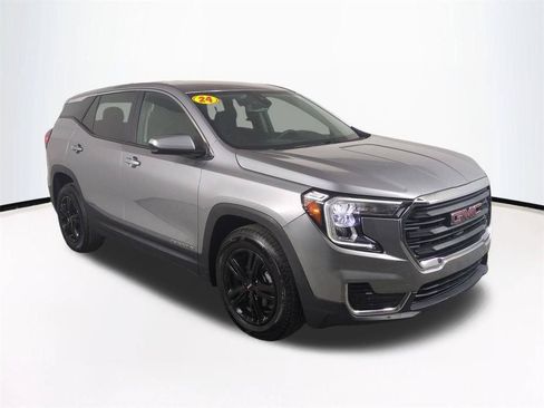 Used 2024 GMC Terrain SLE FWD image 2