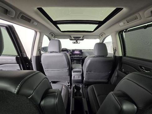 New 2026 Nissan Pathfinder SL w/ SL Premium Package AWD/4WD image 48