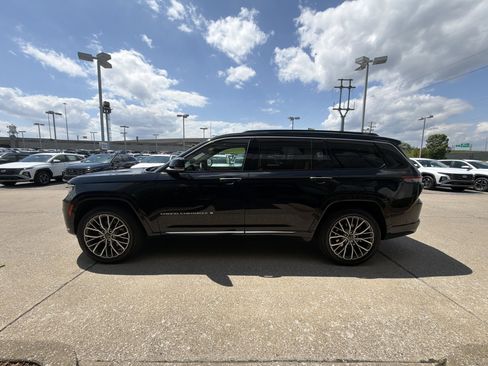 Used 2024 Jeep Grand Cherokee L Summit AWD/4WD image 23