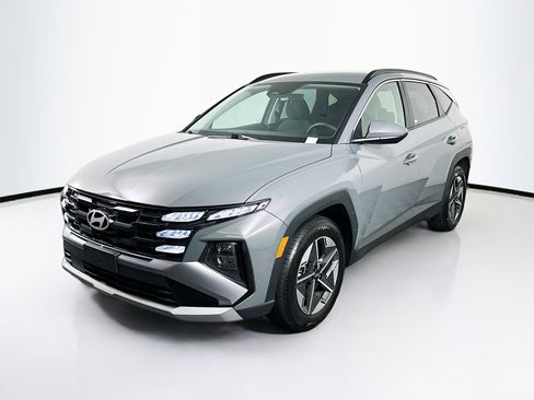 Used 2025 Hyundai Tucson SEL FWD image 3