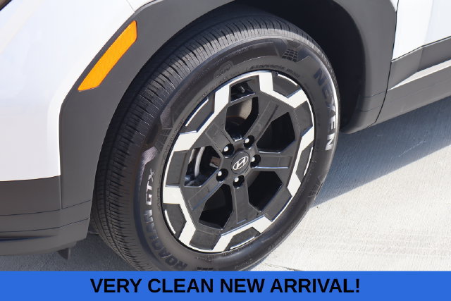 Used 2026 Hyundai Santa Fe SEL FWD image 2