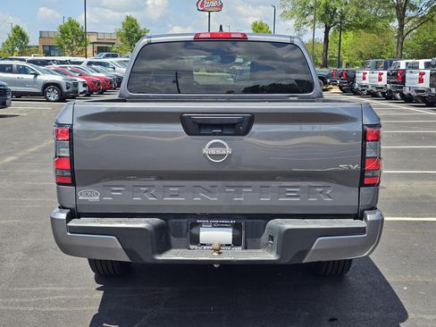 Used 2024 Nissan Frontier SV RWD image 11